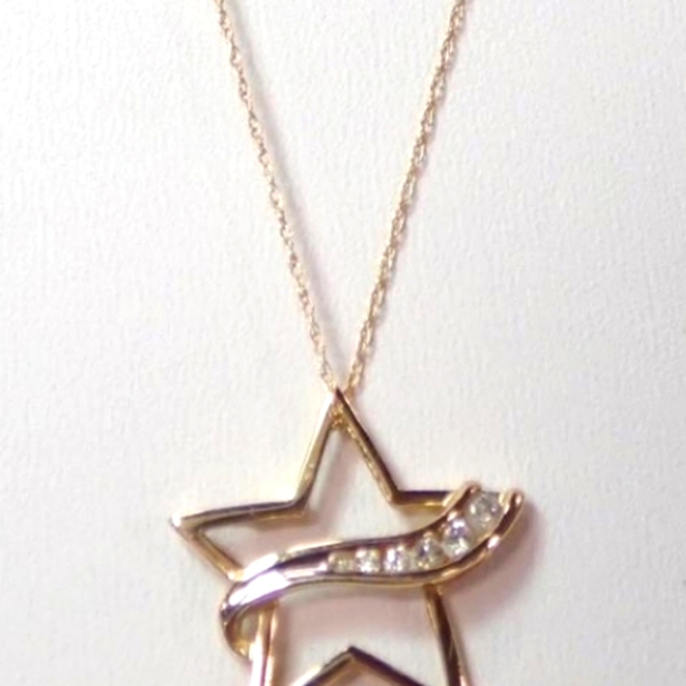 10K Gold Diamond Star Pendant Necklace
